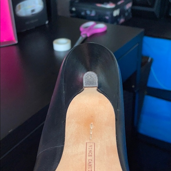 Vince Camuto size 8 heels - Picture 6 of 12